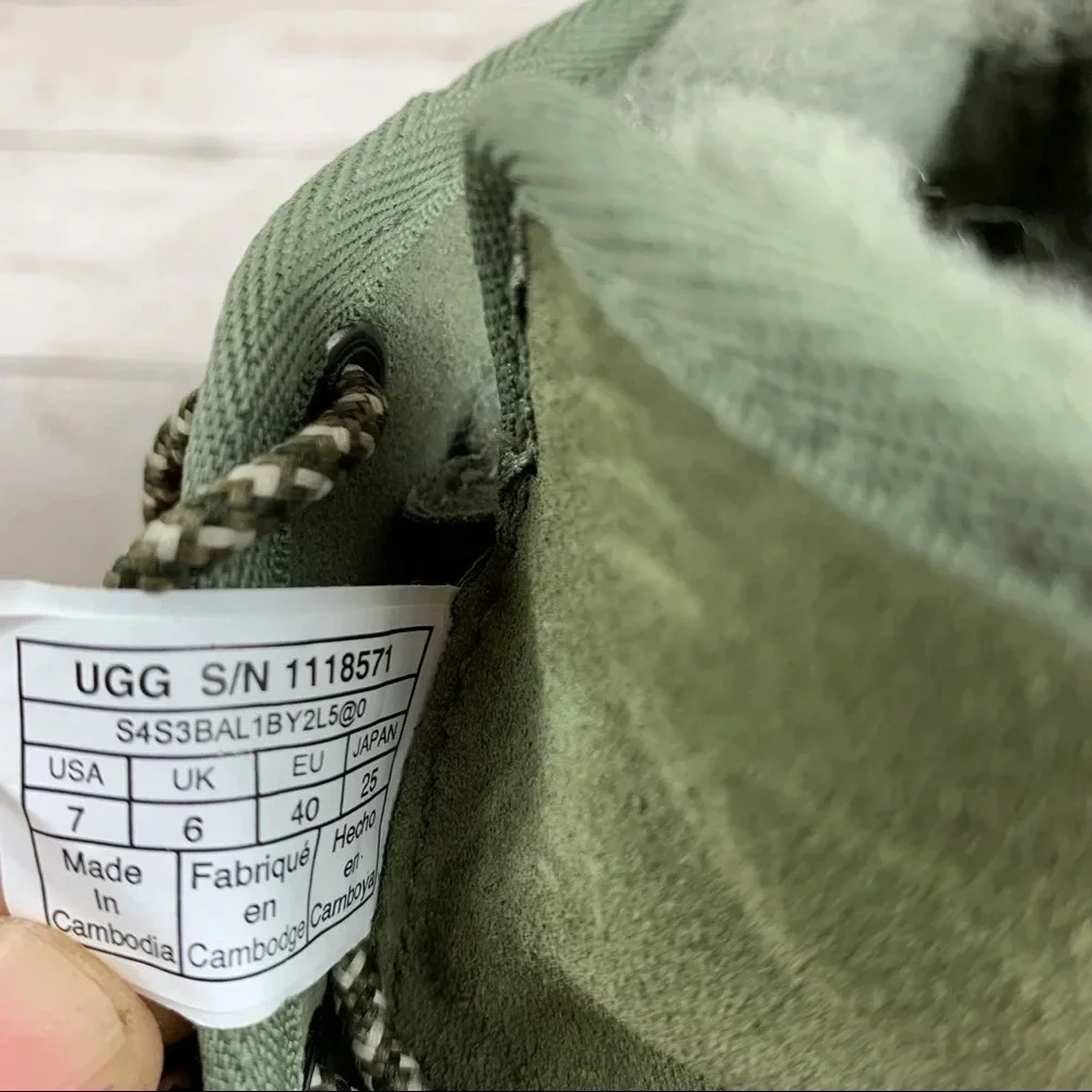 Ugg Neumel Gore-Tex Waterproof Suede Chukka Boots Olive Green Logo 7 Lace Up